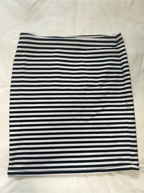 GAP Black and White Striped Pencil Skirt